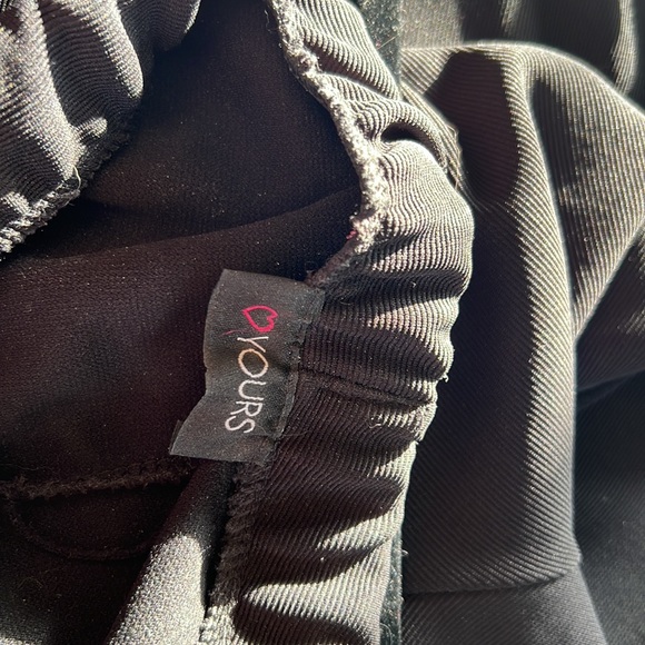 Yours Clothing Petite Woman’s ribbed pull on elastic waist pants. - Picture 5 of 6